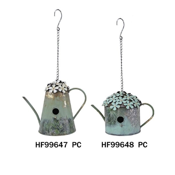 Metal pot birdhouse