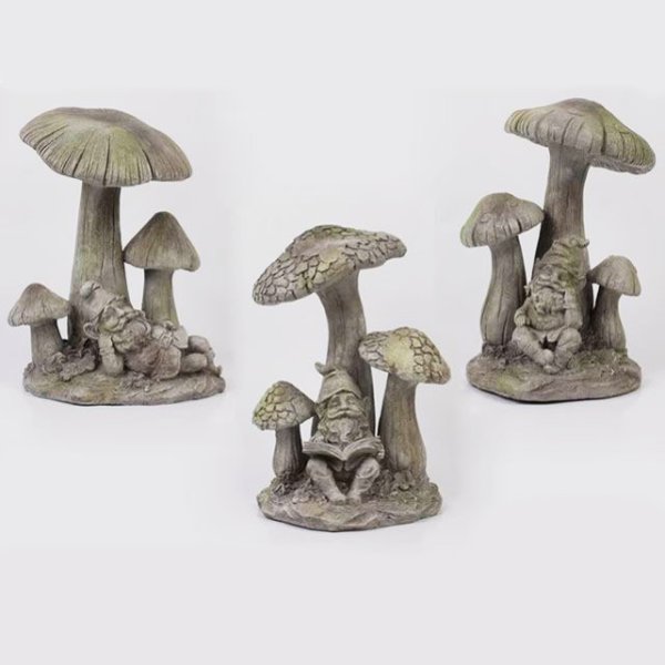 21x29cm Resin gnome under mushroom